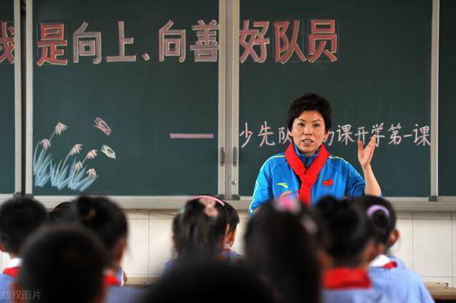 片子讲述了一位坐在轮椅上的女歌手与她的好伴侣的一趟前去孟菲斯的公路之旅。